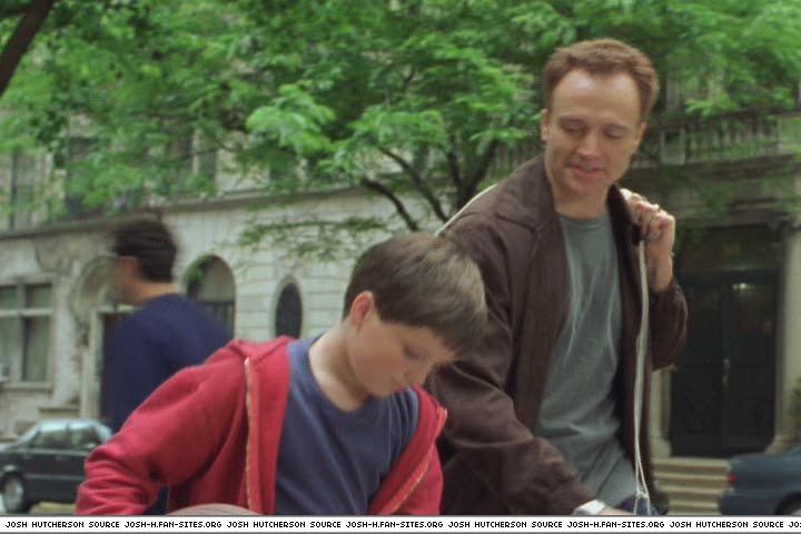 littlemanhattan-captures120.jpg littlemanhattan-captures120.jpg