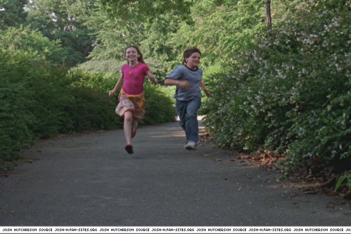 littlemanhattan-captures440.jpg littlemanhattan-captures440.jpg