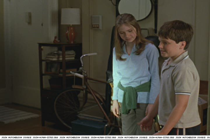 littlemanhattan-captures575.jpg littlemanhattan-captures575.jpg