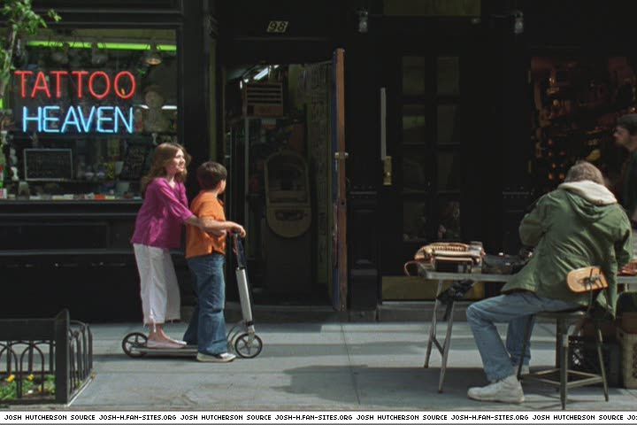 littlemanhattan-captures678.jpg littlemanhattan-captures678.jpg