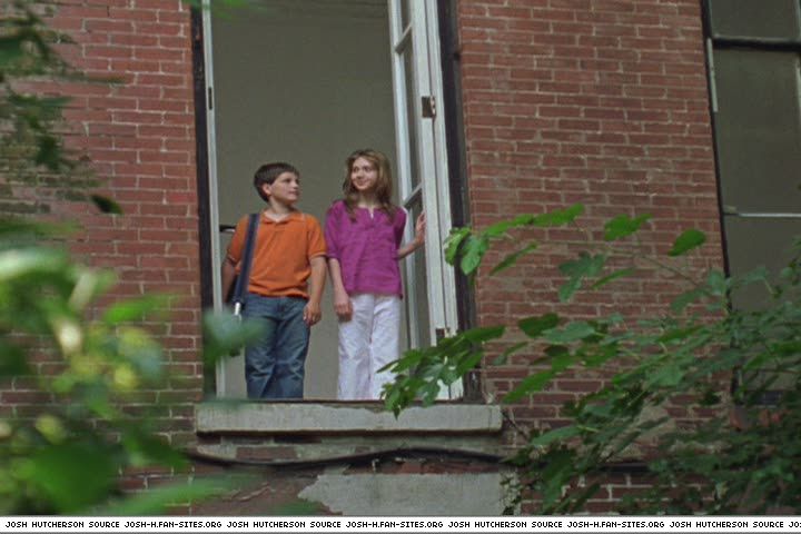 littlemanhattan-captures700.jpg littlemanhattan-captures700.jpg