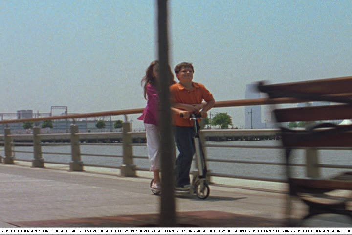 littlemanhattan-captures706.jpg littlemanhattan-captures706.jpg