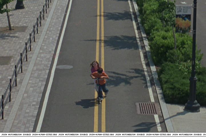 littlemanhattan-captures712.jpg littlemanhattan-captures712.jpg