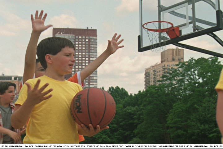 littlemanhattan-captures828.jpg littlemanhattan-captures828.jpg