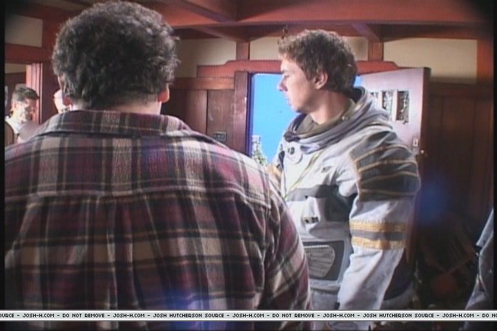zathura-castfeature192.JPG